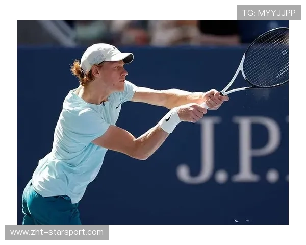 辛纳赢得中网16强席位，横扫前美网冠军，辛纳网球拍